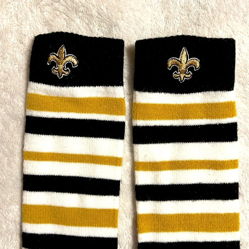 NFL Saints . Five Fingers Striped Toe Socks with Fleur-de-lis. NWOT.